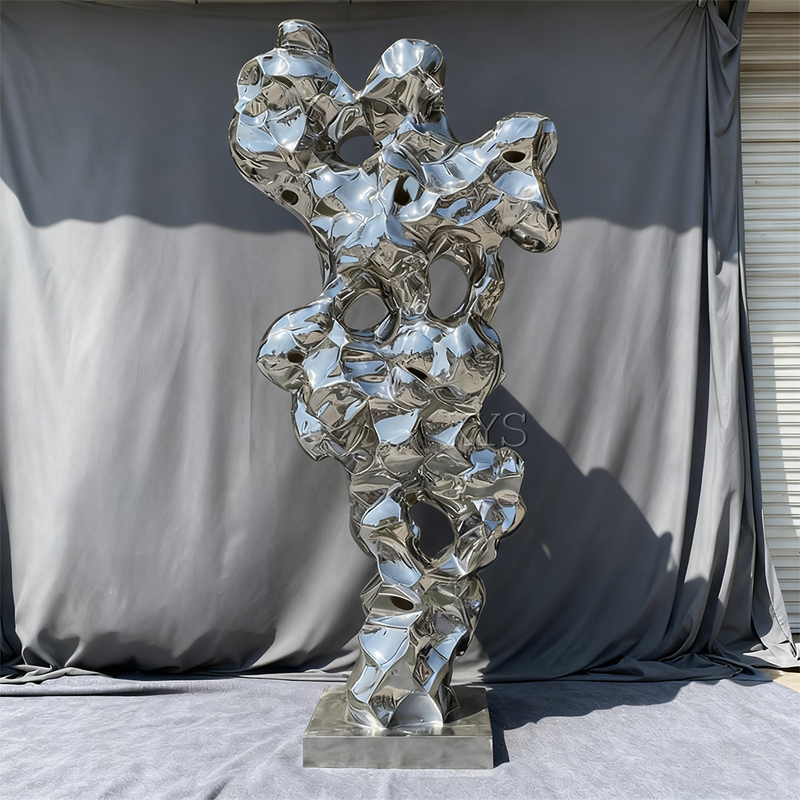 مجسمه سنگی Lake Stone Reverie Mirror's Sculpture